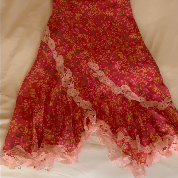 BCBG PINK FLORAL DRESS - Picture 4 of 6